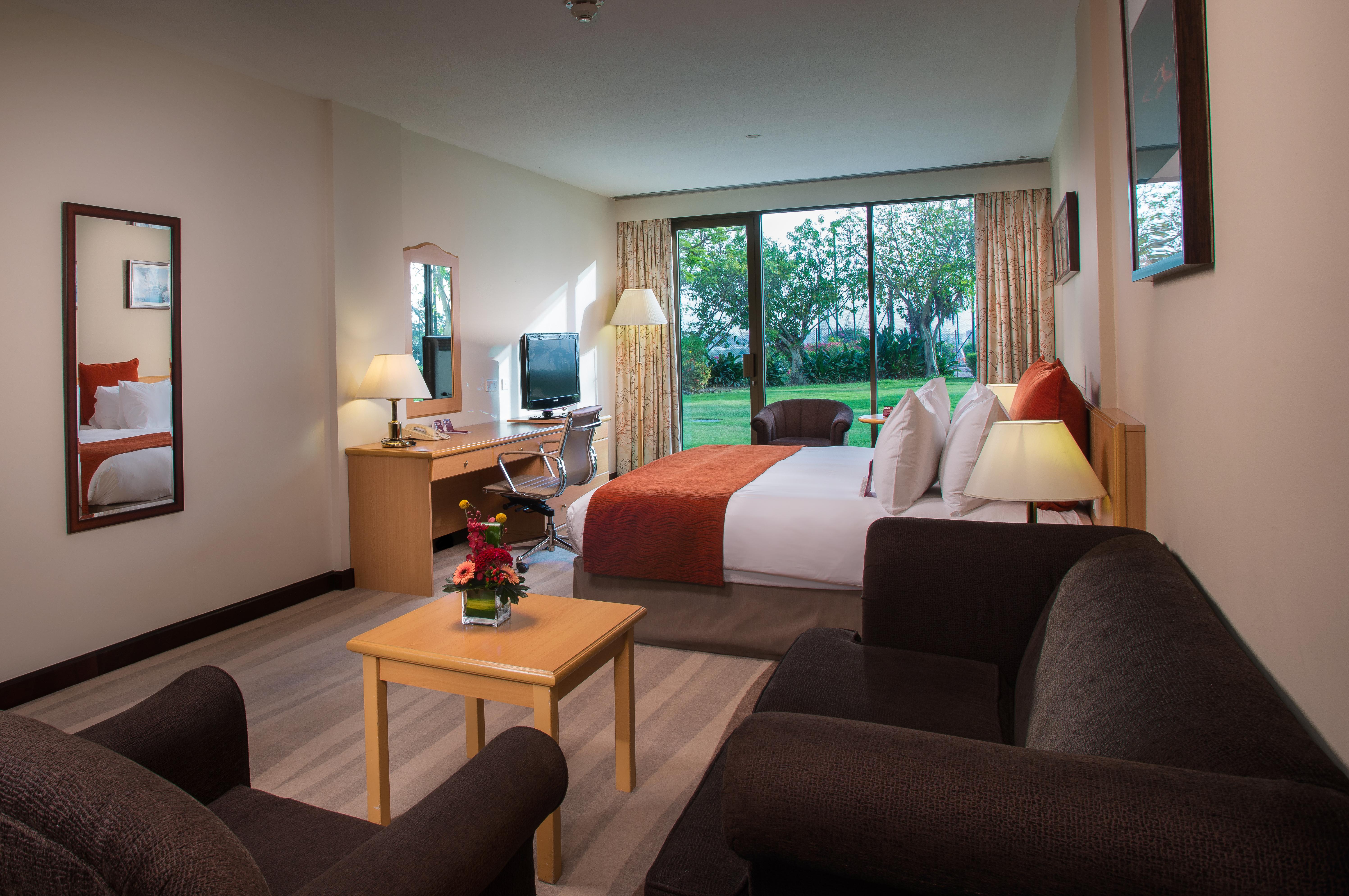 Crowne Plaza Muscat By Ihg Hotel Eksteriør billede